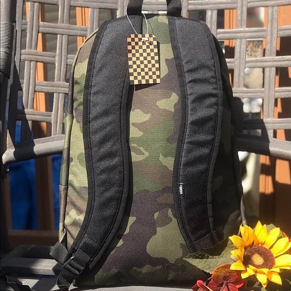 1 Left 5 Star NWT Vans Camo Motive A Tee Backpack - Picture 2 of 8